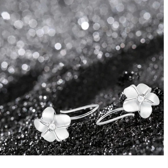 925 Sterling Silver Plumeria Earrings - Picture 3 of 4